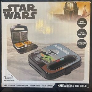 Star Wars Grilled Cheese maker. Never used, box opened for pictures. Still works